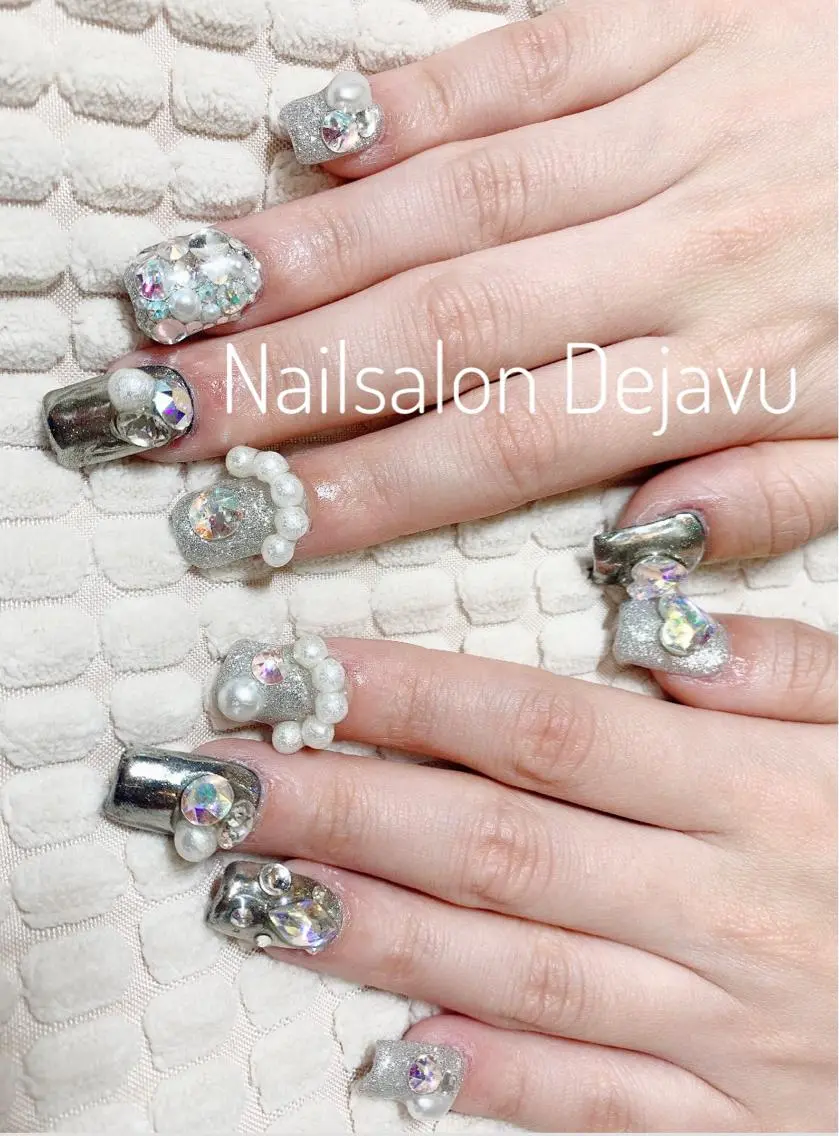 ネイル アートネイル 成人式 キラキラネイル ミラーネイル ワンカラーネイル Nail salon Dejavu 🌿のネイルデザイン