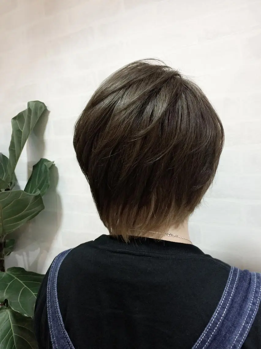 ショート カラー 🌈白髪ぼかし特化 🌈naokoのヘアスタイル