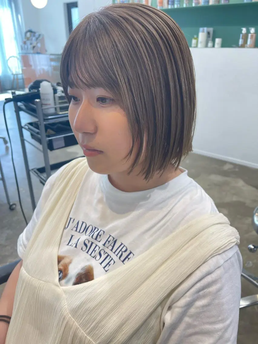 ショート カラー 💓パーマ，💗 レイヤーカットのヘアスタイル