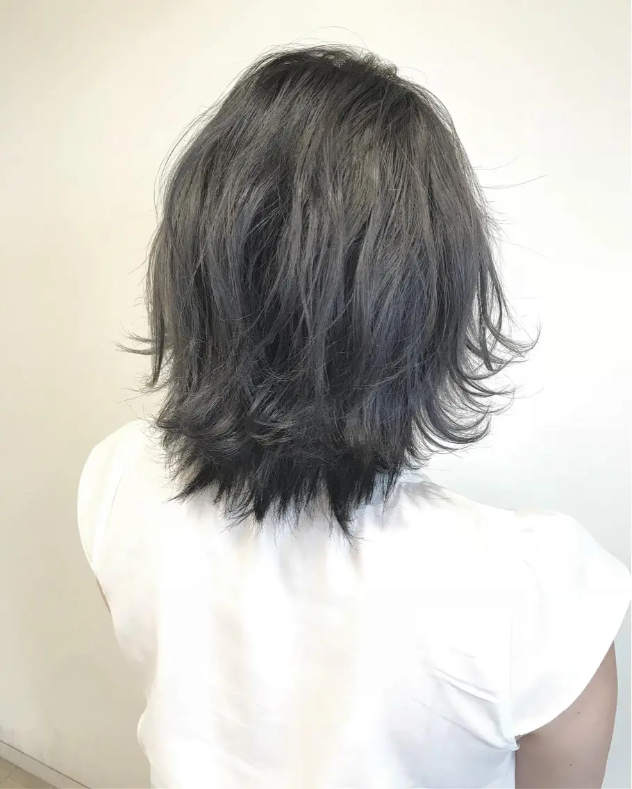 ショート カラー ダークグレー ダークグレージュ グレージュ イルミナカラー Miru by INCE HAIRのヘアスタイル