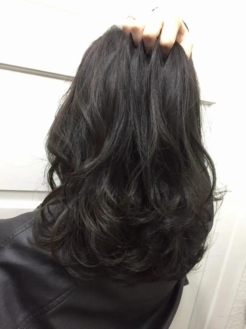 ミディアム セミロング ロング カラー アッシュ アッシュグレー 若杉 諒のヘアスタイル
