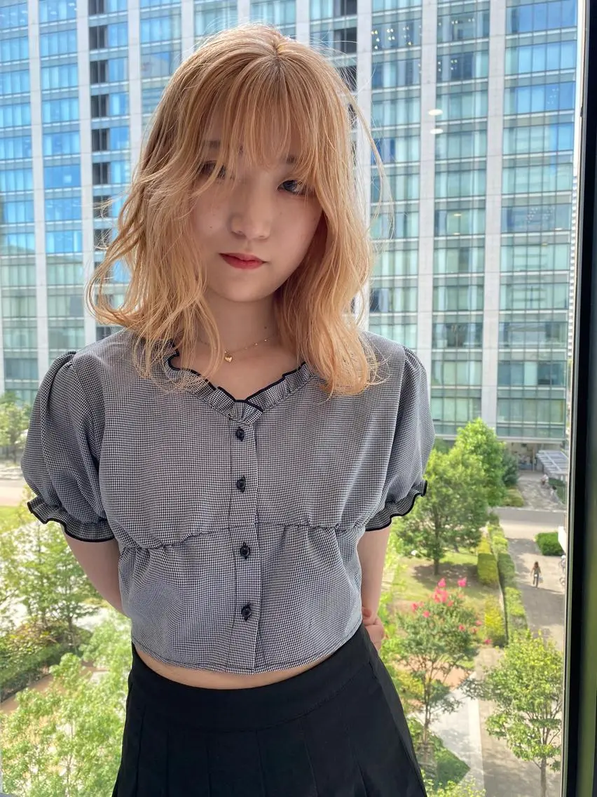 カラー ベージュカラー ハイトーンカラー ミルクティーベージュ ブリーチカラー⸜♡⸝ クルミ🐍のヘアスタイル