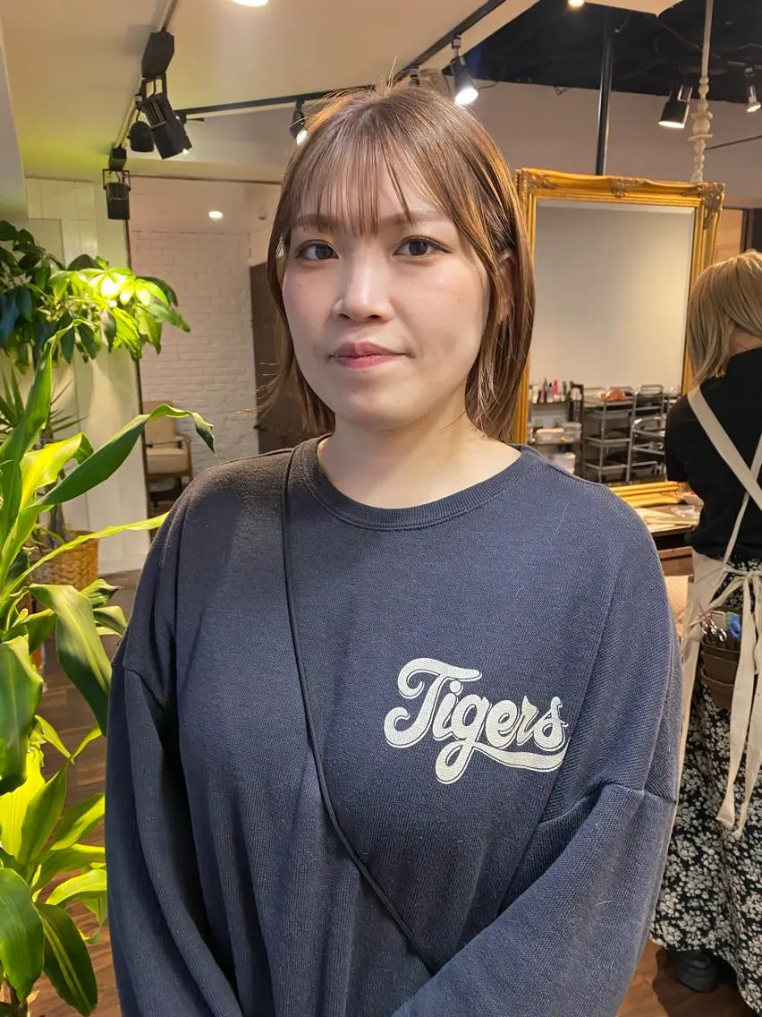 ミディアム カラー ヘアアレンジ ベージュカラー ダブルカラー ハイトーンカラー ボブ 韓国風ヘア カット ヘアカラー トリートメント レイヤーカット×髪質 改善🇰🇷シオリのヘアスタイル