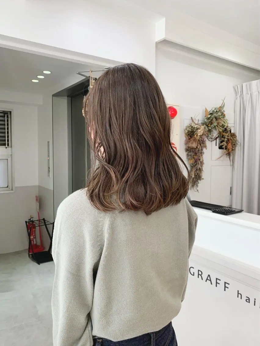 ミディアム 斉藤 未佳のヘアスタイル