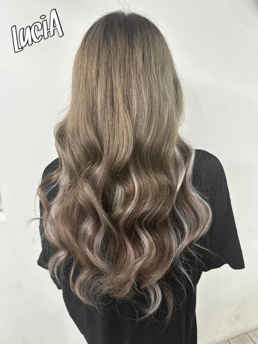 ロング カラー ヘアアレンジ MISAKIエクステ ブリーチ\5900のヘアスタイル