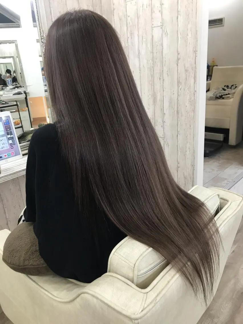 ロング カラー 艶髪🫧髪質改善 縮毛矯正✨影山湧市のヘアスタイル
