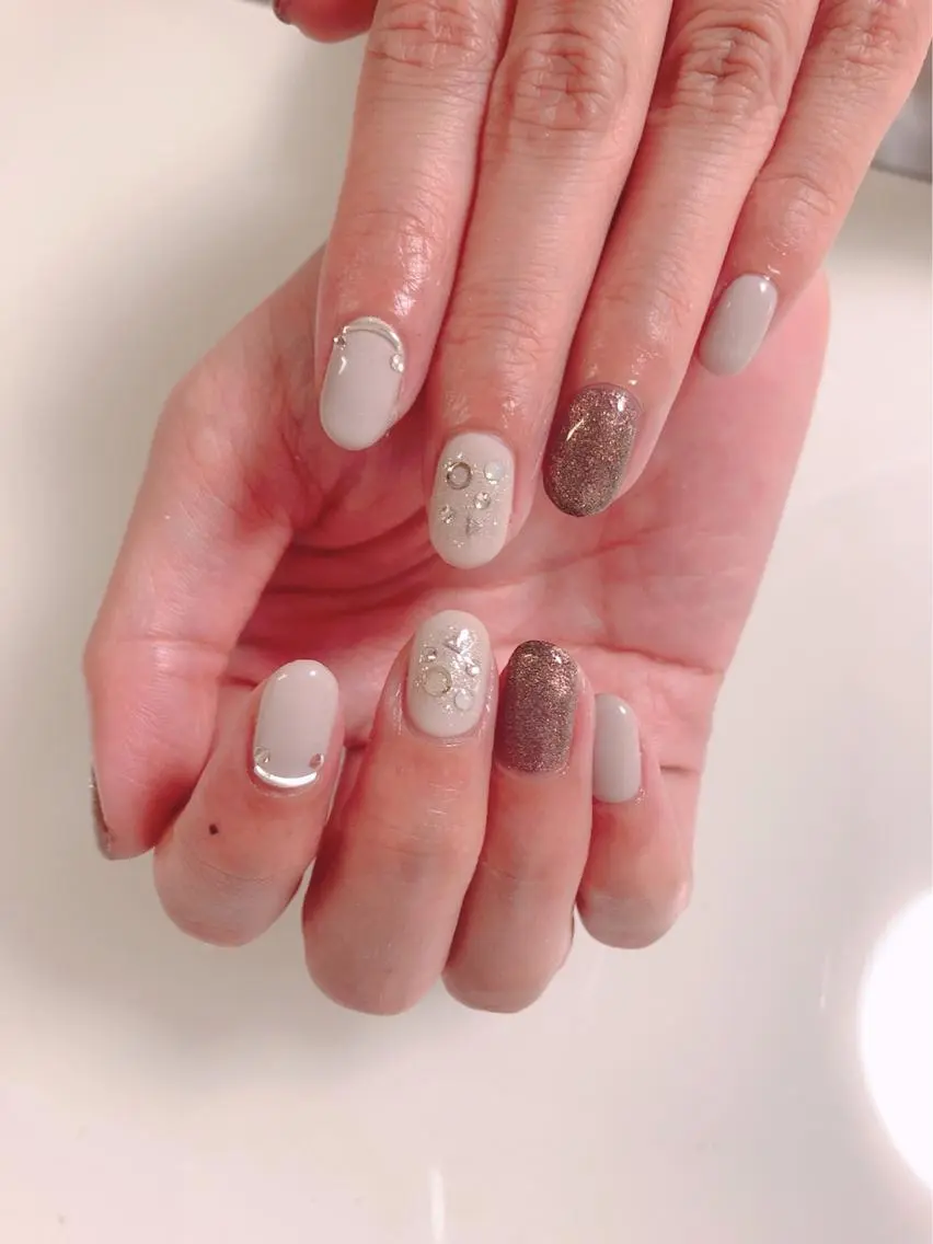 ネイル アートネイル 長さ出し フットネイル グリーン ニュアンスネイル Lily Roseスタッフ一同のマツエク・マツパデザイン