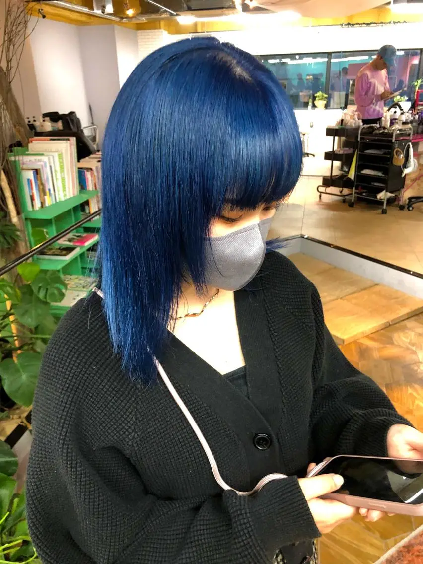 ミディアム カラー ヘアカラー 透明感カラー レイヤー亀井唯登のヘアスタイル