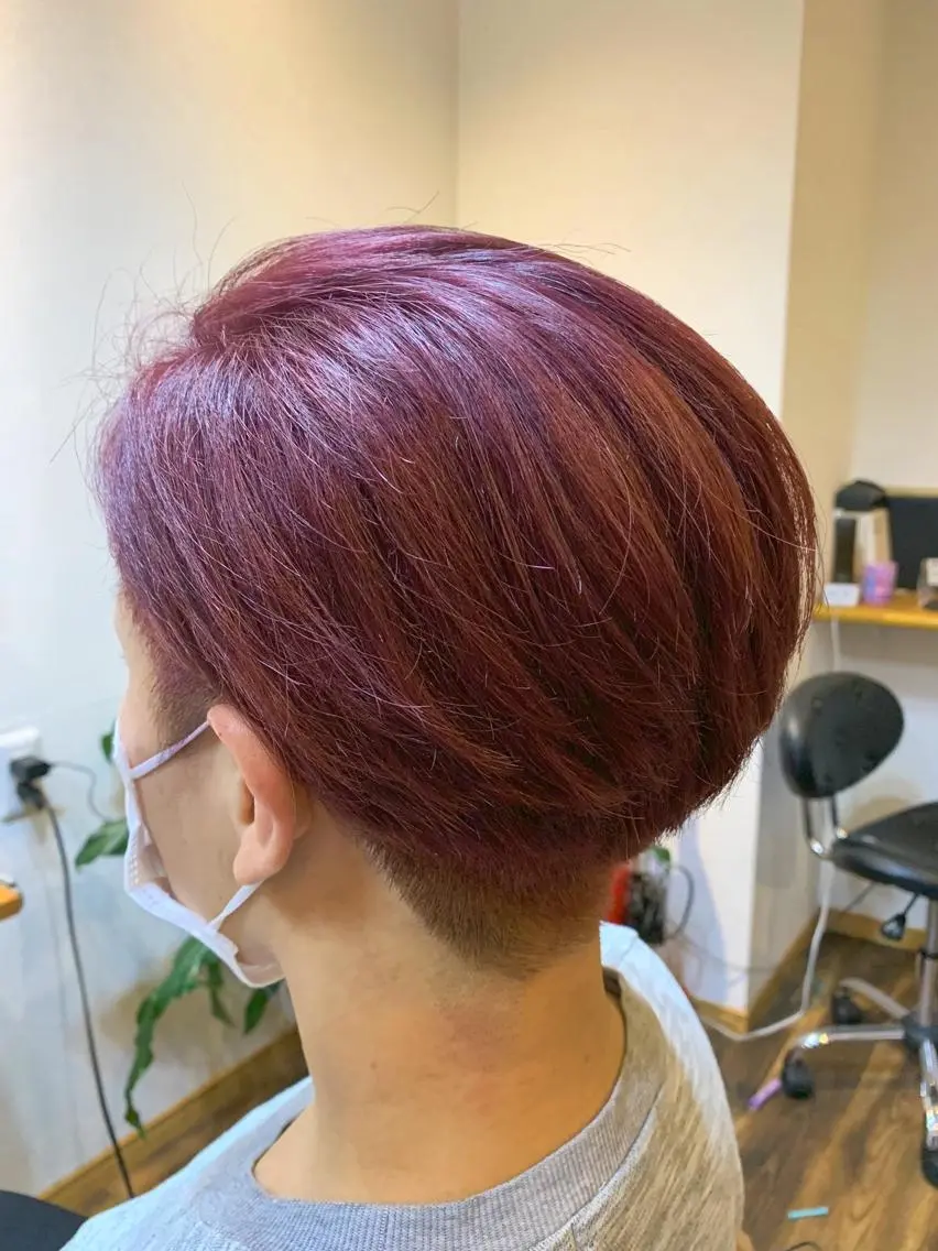 ショート カラー ブリーチ イルミナカラー 石川 奈緒子のヘアスタイル