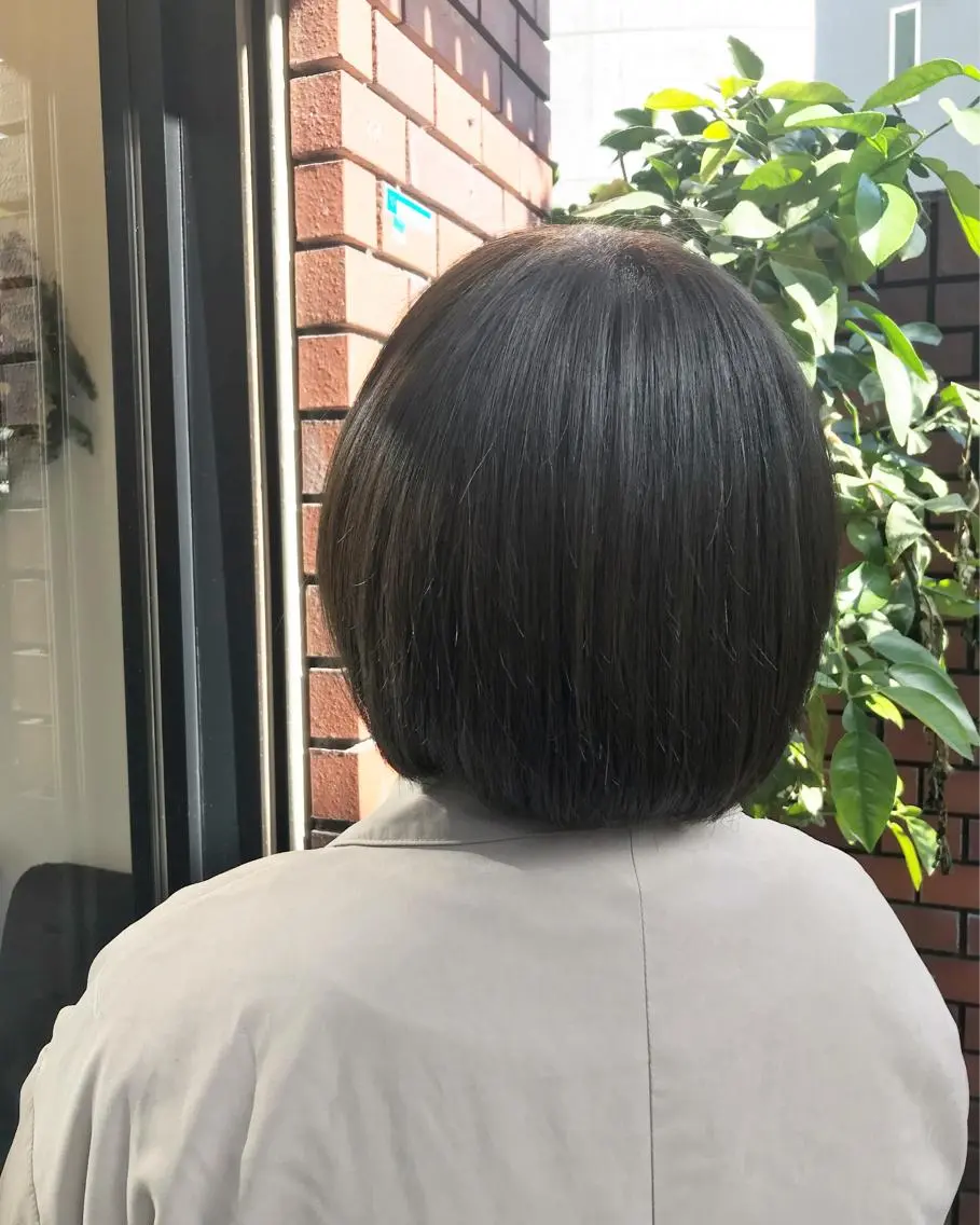 ショート カラー イルミナカラー ボブ エイト ウメダのヘアスタイル