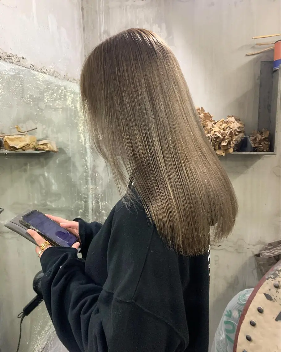 セミロング カラー ベージュカラー 透明感カラー ミルクティーベージュ 似合わせカラー🫶 小川千波のヘアスタイル