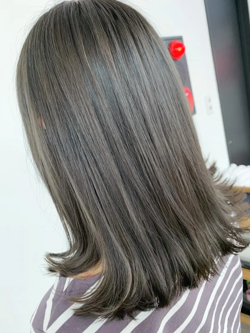 セミロング ヘアカラー トリートメント 🥇近藤 恭輔🥇 Recharme新保のヘアスタイル