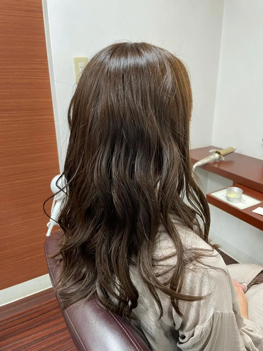 ロング カラー アッシュ ベージュカラー ブリーチ ブリーチなしカラー 💎韓国カラー Giness坂下巧のヘアスタイル