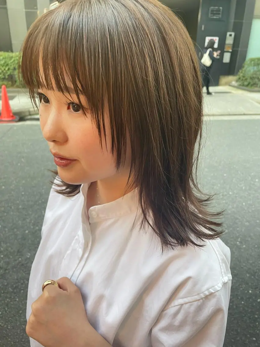 ミディアム 顔まわりレイヤー 顔周りカット レイヤーカット カット 【enn】 小橋 彩香のヘアスタイル
