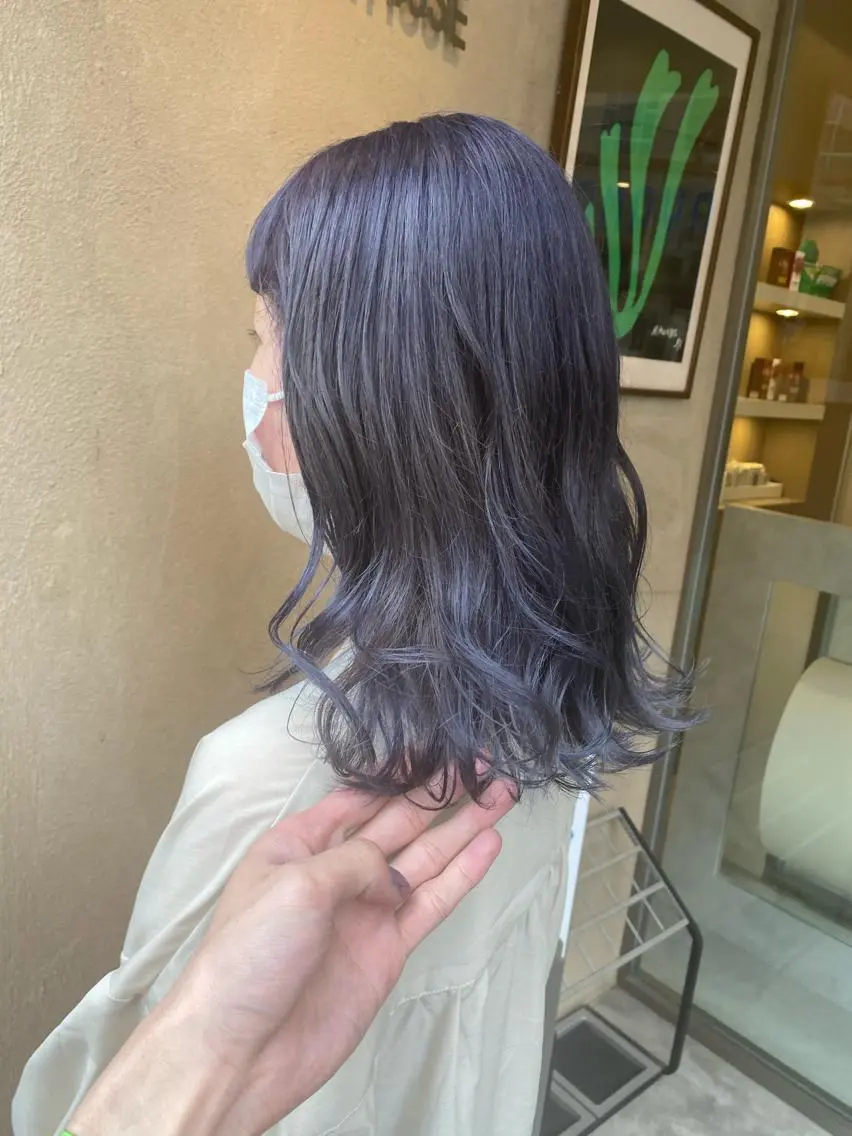 ミディアム カラー パーマ ヘアアレンジ メンズ キッズ ネイル マツエク・マツパ メンズブリーチ ブリーチ ケアブリーチ 韓国🇰🇷レイヤー カットオリーブカラーのヘアスタイル