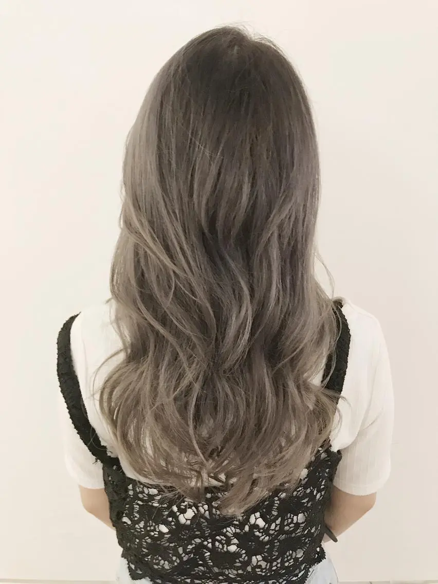 ミディアム ハイトーンブリーチ 土坂 由志【京都】のヘアスタイル
