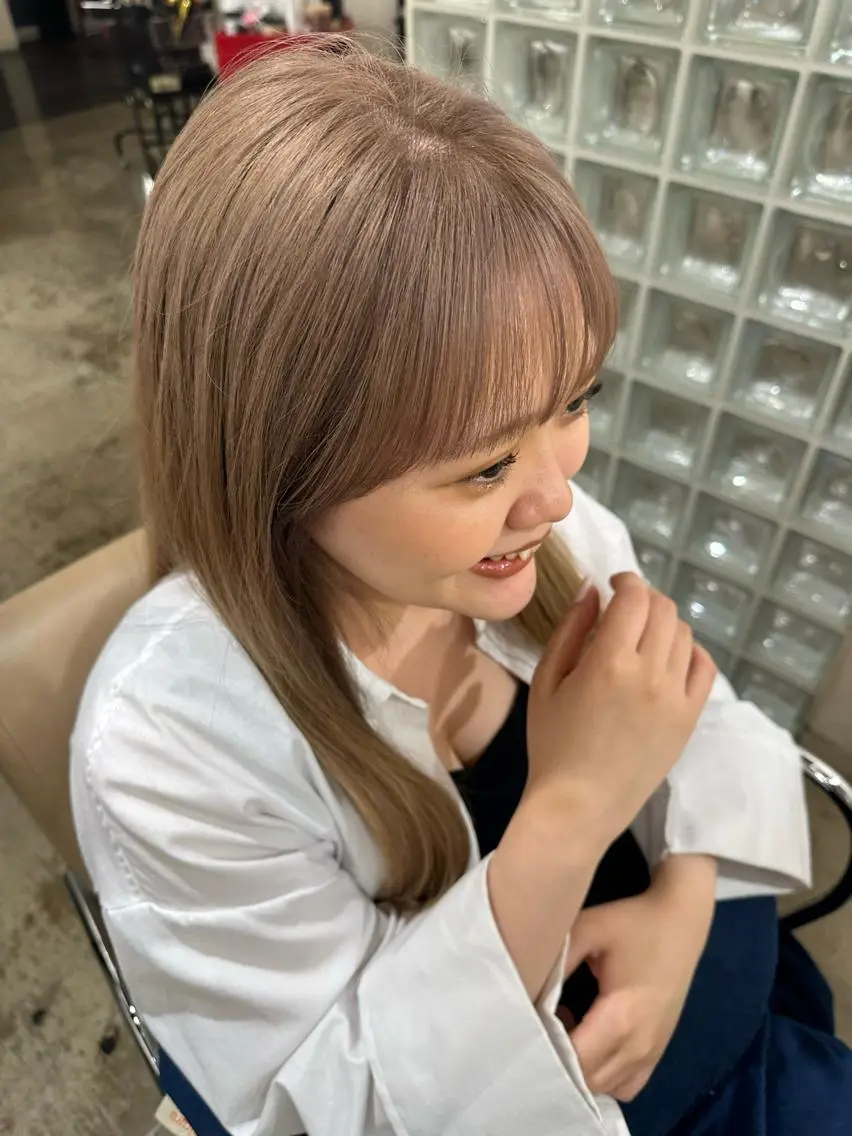ロング カラー ベージュカラー ブリーチ ミルクティーベージュ micoto kuronoのヘアスタイル