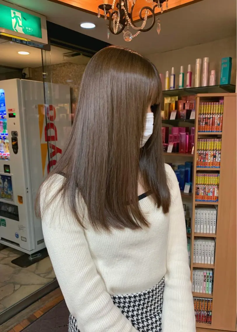セミロング カラー ベージュカラー ミルクティーベージュ 矢野 晃平のヘアスタイル