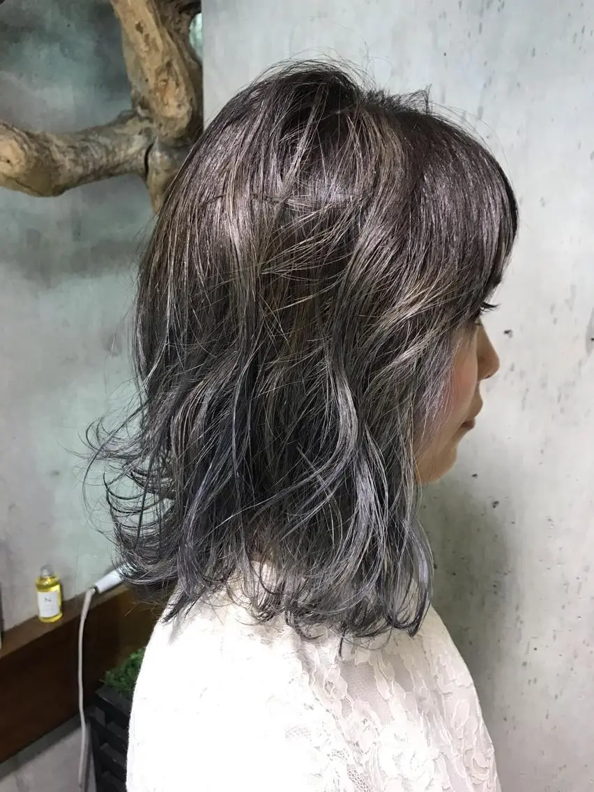 カラー 坂野 結子のヘアスタイル