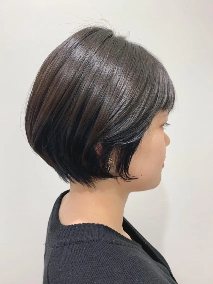 ショート カラー 薄田 珠美のヘアスタイル