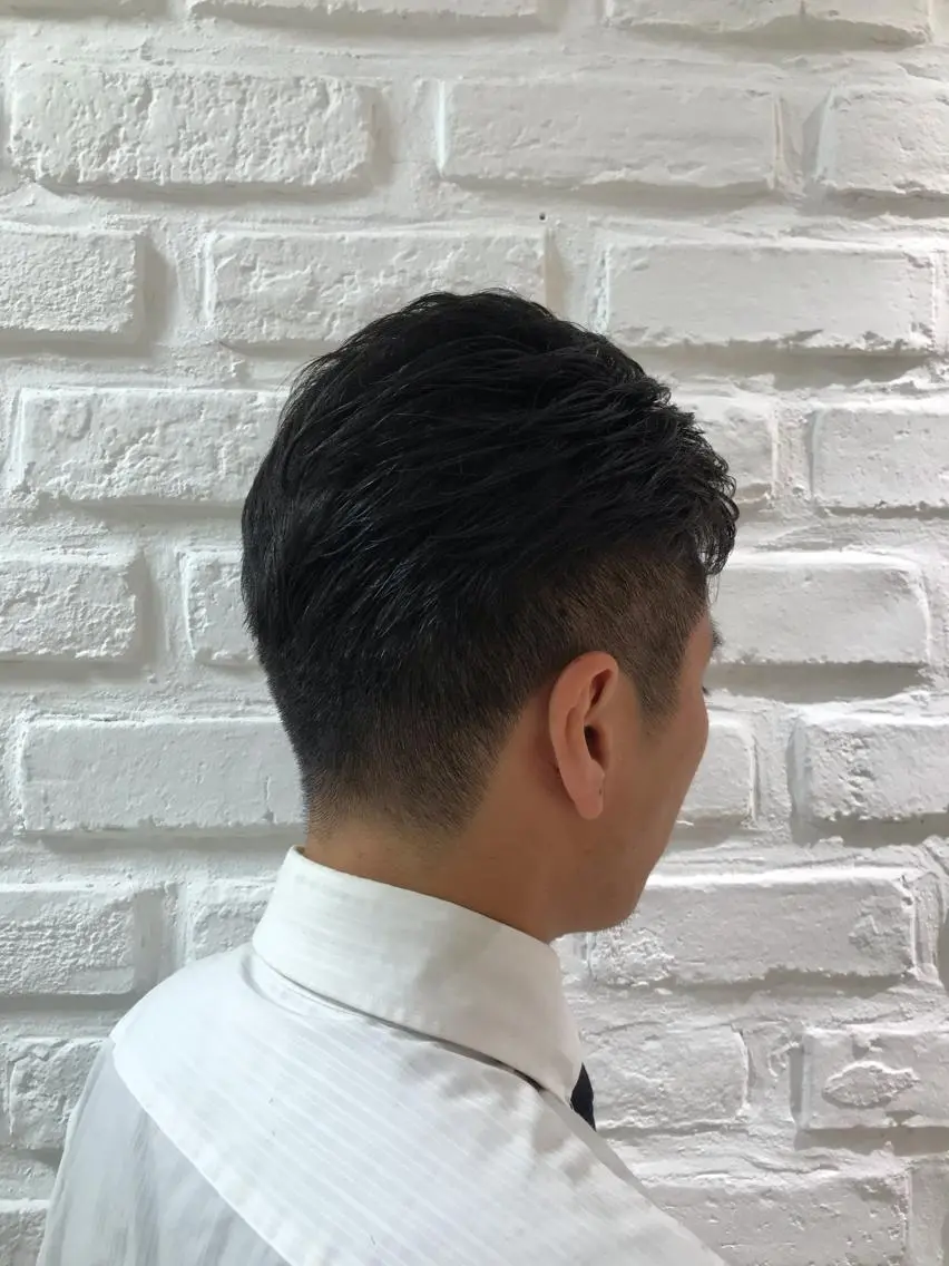 ショート メンズ ビジネス ツーブロック カット 【暖色カラー特化】 中山由梨のヘアスタイル