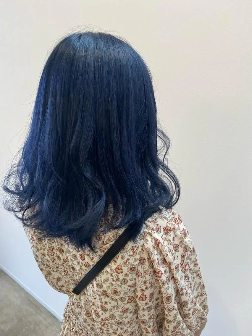 セミロング カラー 大久保 梨音のヘアスタイル