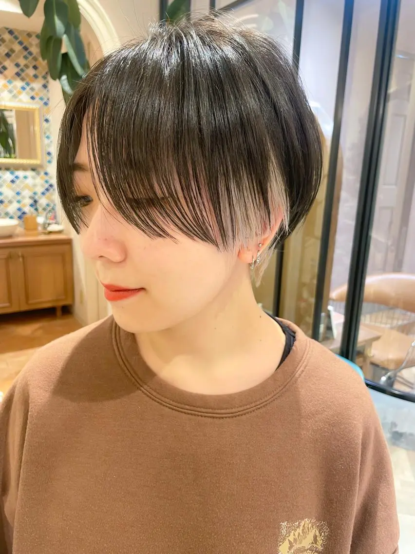 ショート カラー レイヤー🇰🇷小顔 見せ顔周り💕トモミのヘアスタイル
