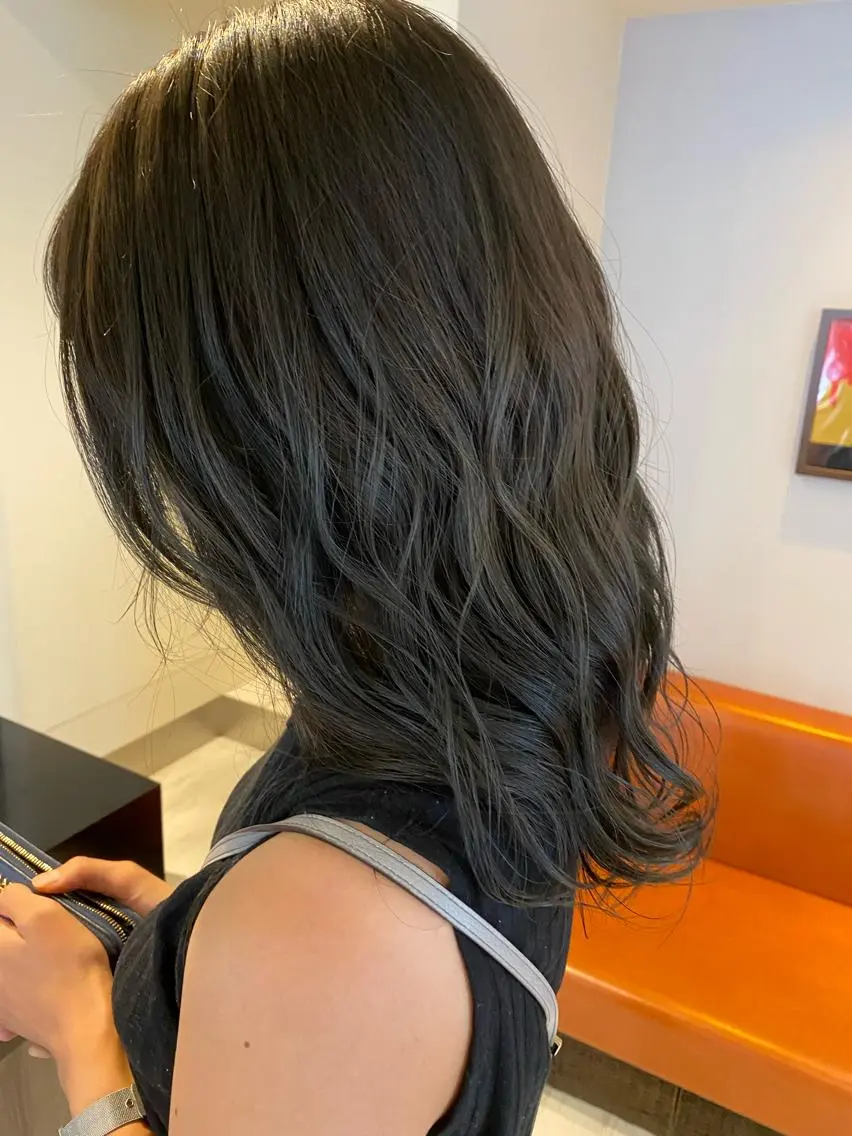 ミディアム カラー アッシュ ブルーカラー ブルーアッシュ 中尾 綺のヘアスタイル