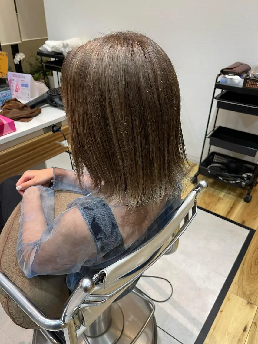 ミディアム カラー ヘアカラー 碇山 楓己のヘアスタイル