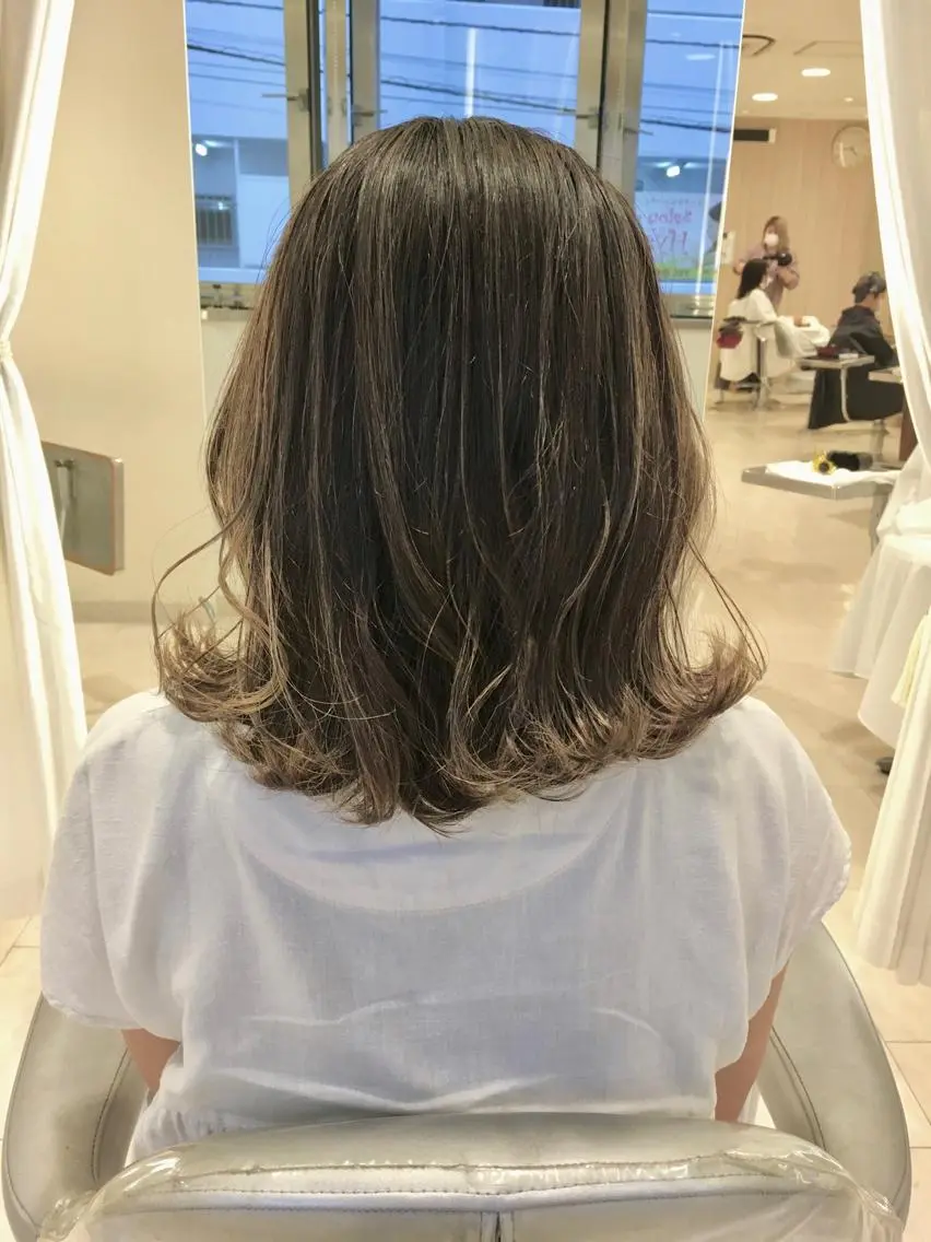 ミディアム カラー デザインカラー 森島 雅之のヘアスタイル