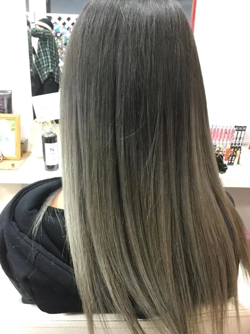 ミディアム カラー ブリーチ グラデーションカラー グレージュ ヘアカラー トリートメント 名駅★シールエクステ ☆ブリーチ★加藤のヘアスタイル