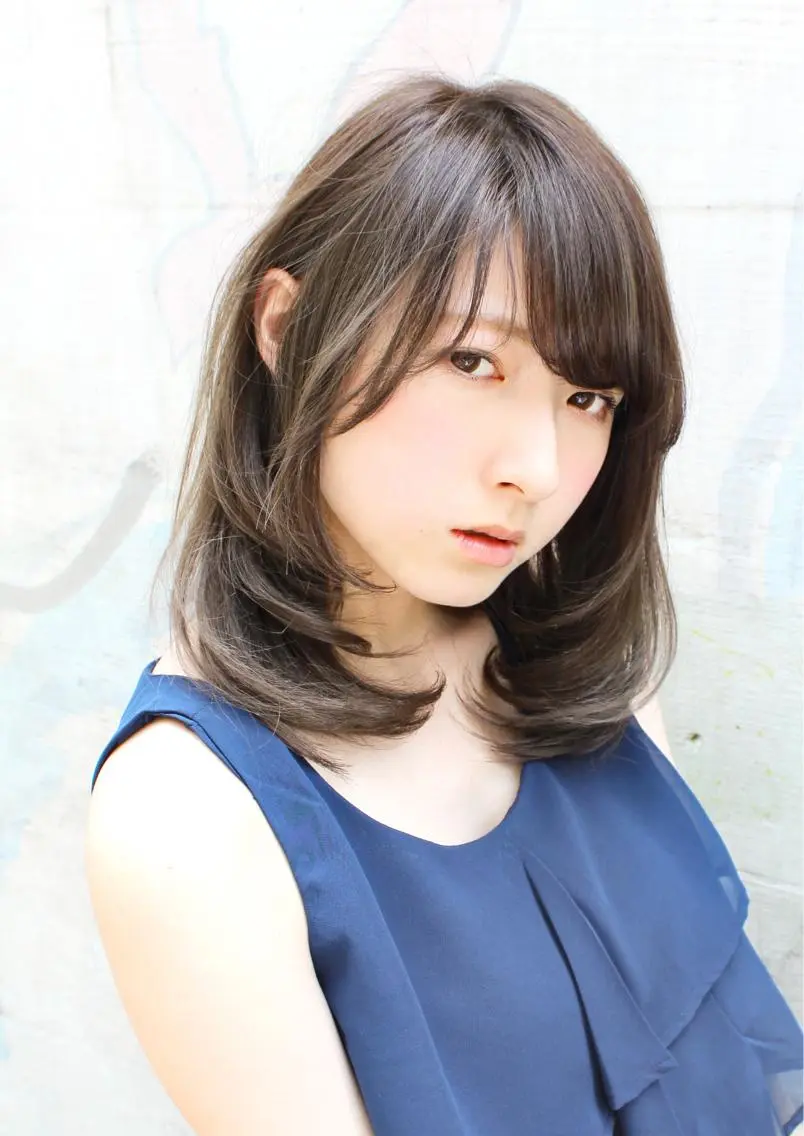 ミディアム アッシュ 桑名 淳のヘアスタイル