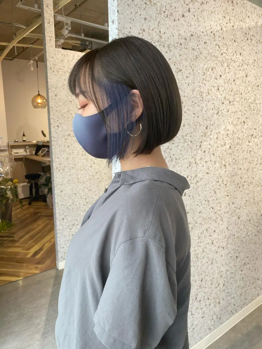 ショート カラー ヘアアレンジ ブルーカラー lani ブリーチ /ダブルカラーのヘアスタイル