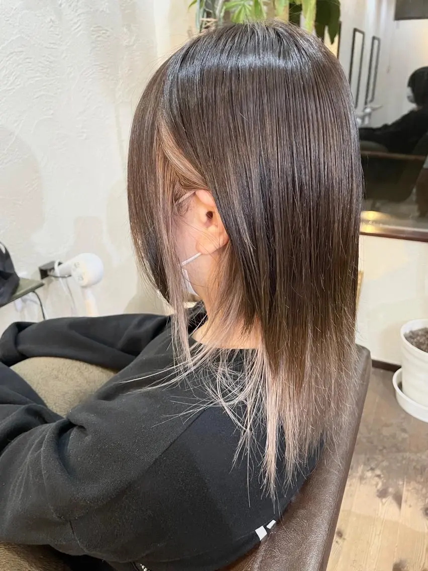 ミディアム カラー アッシュ ベージュカラー ホワイトベージュ 箱守 さやかのヘアスタイル