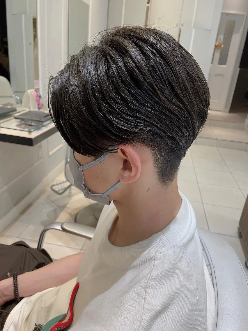 メンズ センターパート 刈り上げ カット 🦖鶴岡 香純🦖のヘアスタイル