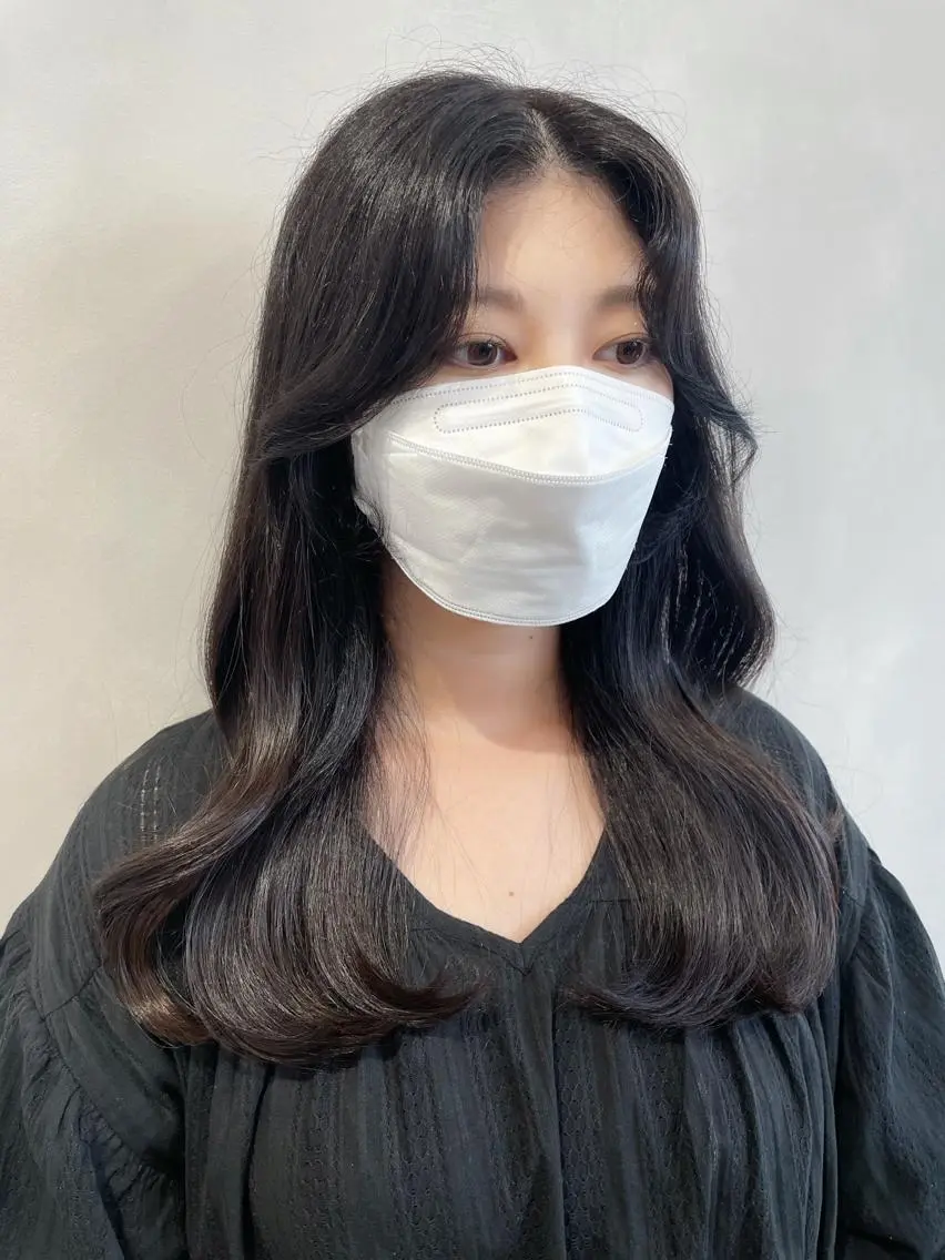 セミロング 韓国風ヘア レイヤーカット ❤︎︎韓国ヘア❤︎︎ 𝑺𝒉𝒊𝒉𝒐のヘアスタイル