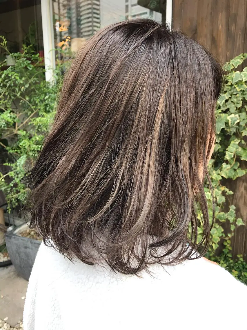 ショート カラー バレイヤージュ ベージュカラー 透明感カラー ハイライトカラー ミルクティーベージュ 【似合わせカット】 松尾一気のヘアスタイル