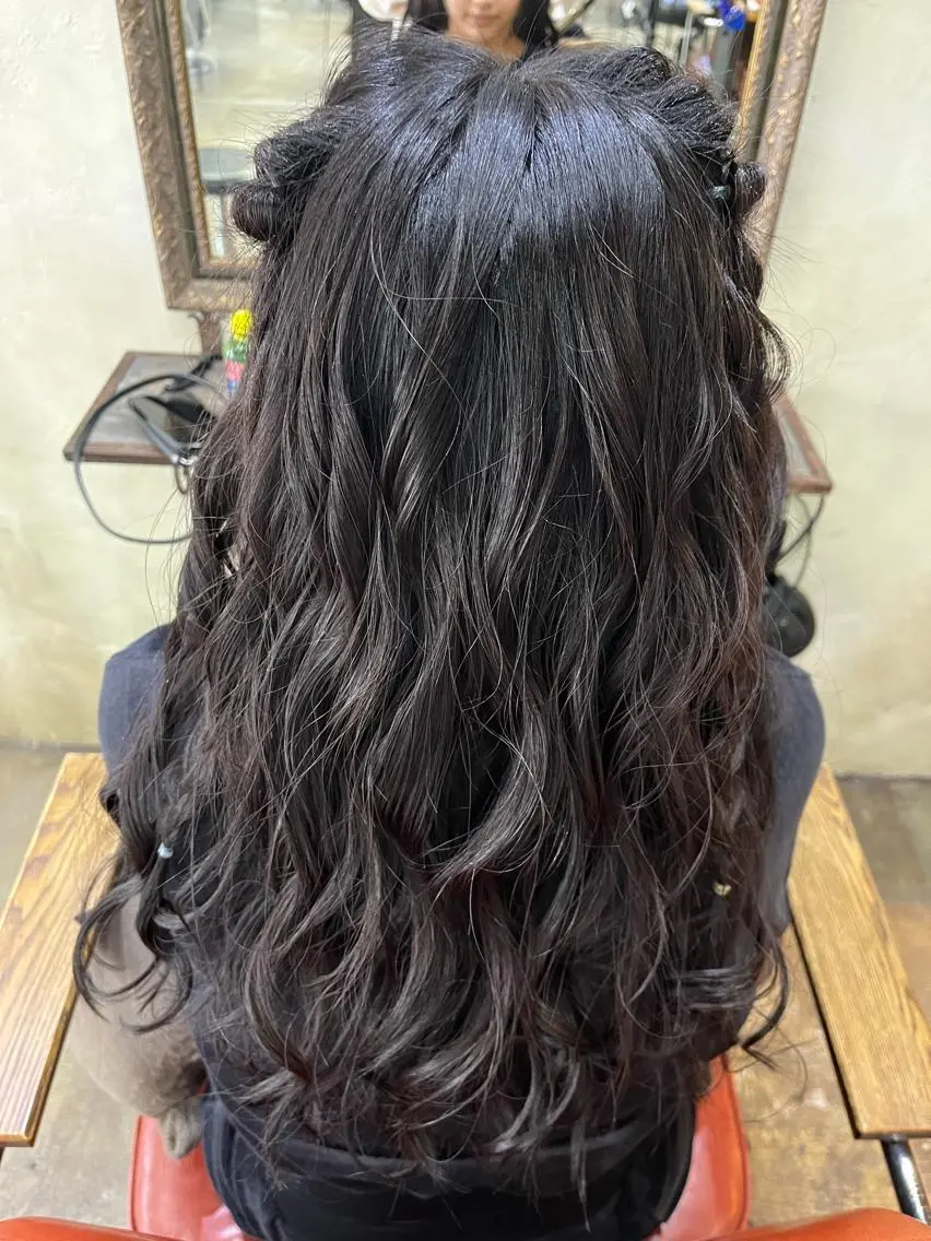 ヘアアレンジ ヘアセット ハイトーンカラー🩵 耳ツボジュエリー👂のその他イメージ