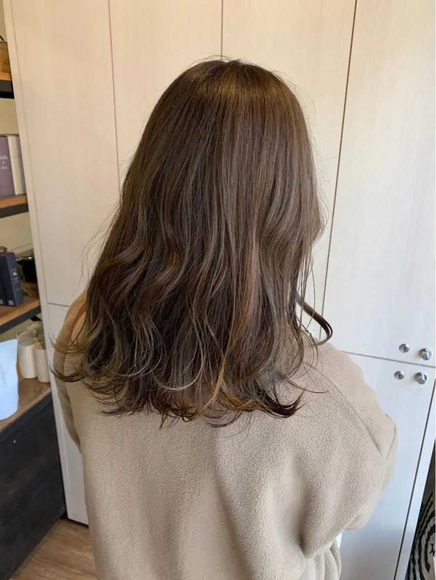 セミロング カラー ヘアカラー こじま しょういちのヘアスタイル