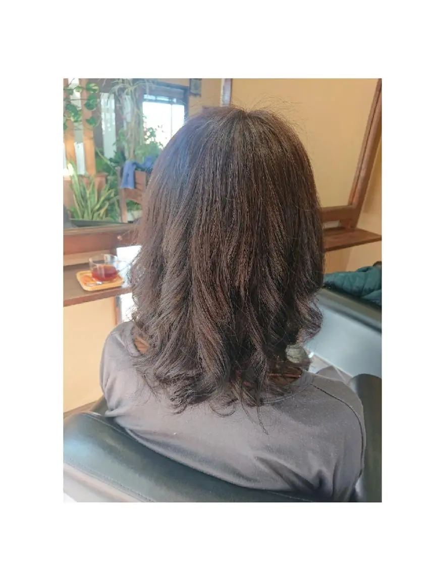 ミディアム 青山 早智子のヘアスタイル