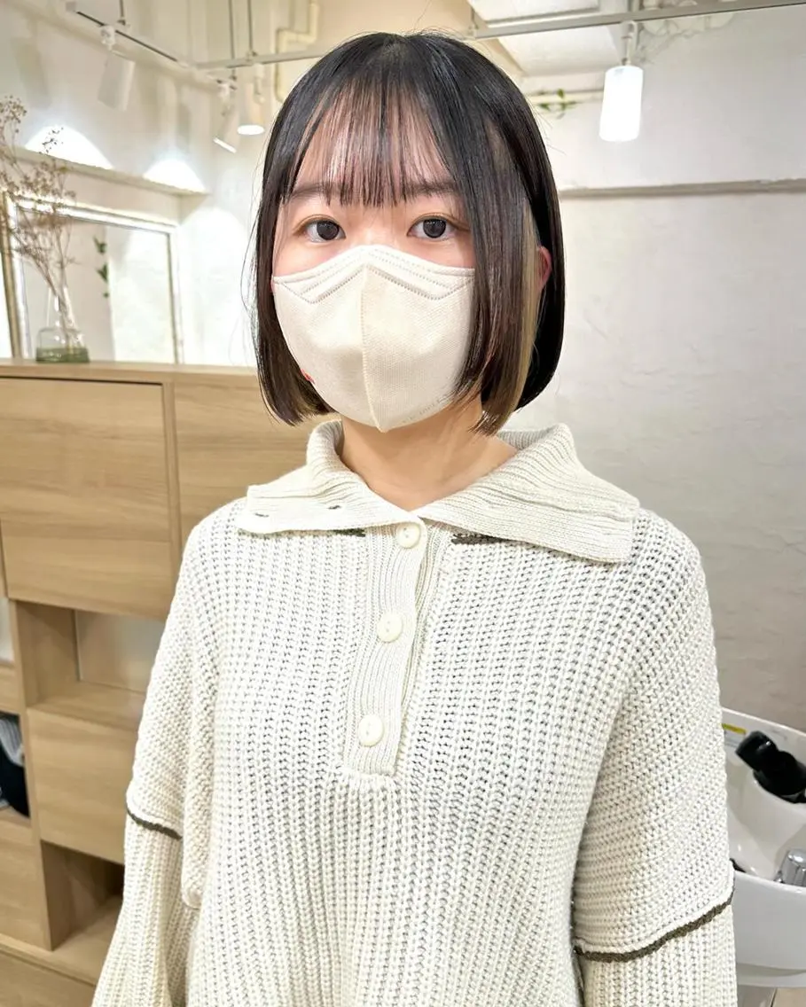 ショート カラー パーマ 切りっぱなしボブ 前下がりボブ ショートボブ 黒髪 イヤリングカラー 髪質改善 縮毛矯正/ レイヤー/銀座/本木のヘアスタイル