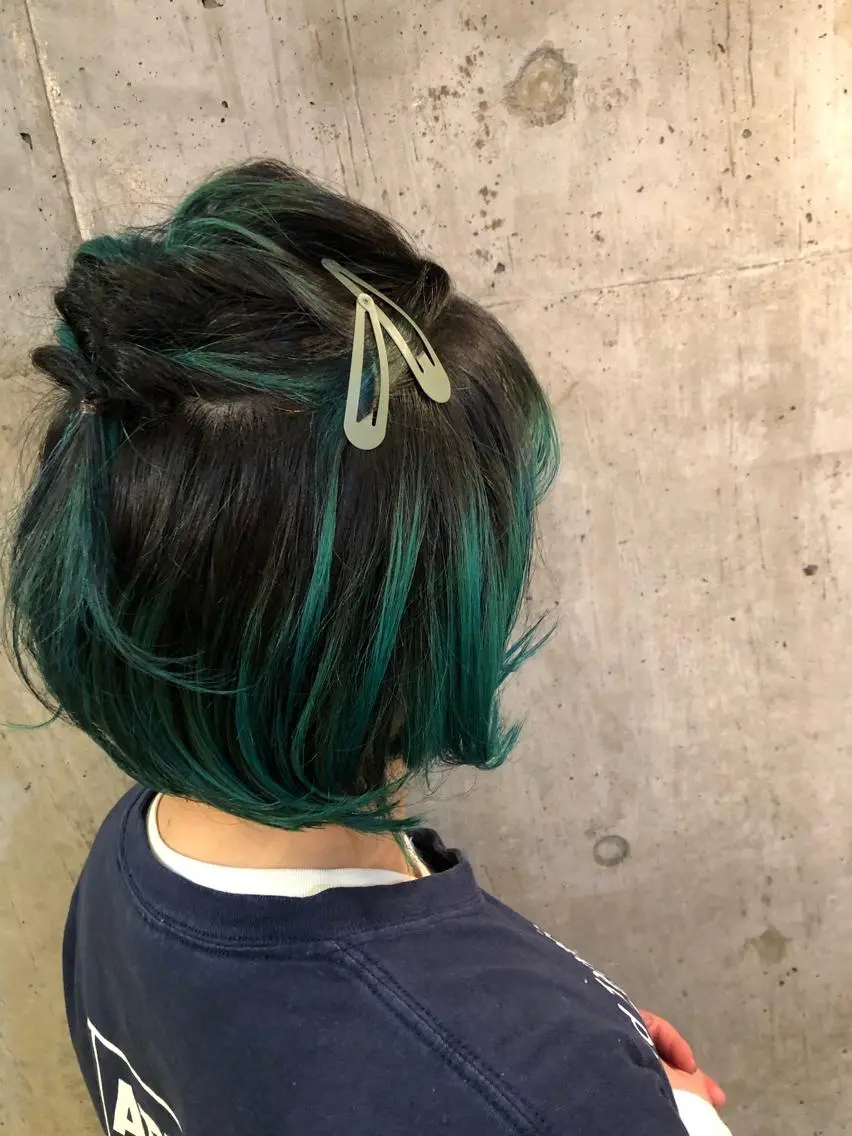 ミディアム カラー お団子ヘア 黒髪 デザインカラー ボブ ✂︎岡根 京花✂︎のヘアスタイル