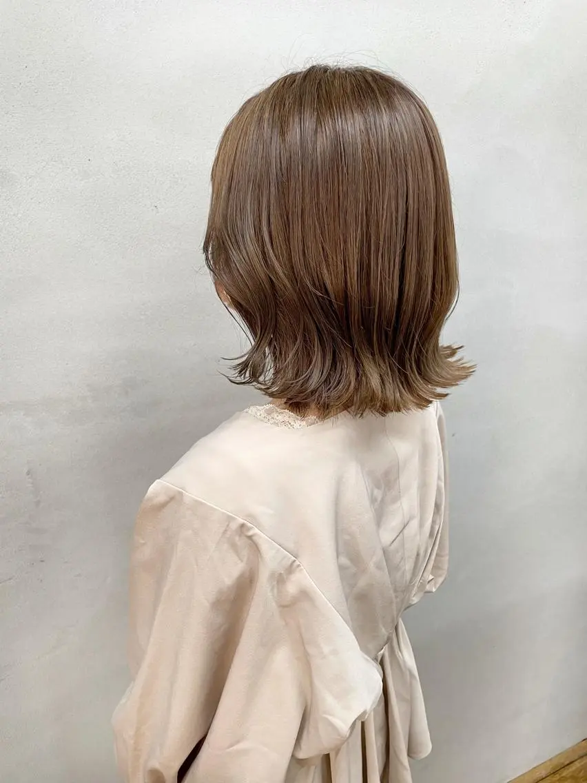 ミディアム カラー ベージュカラー ミルクティーベージュ 女性リピ90%🍨 🩷佐藤みずきのヘアスタイル