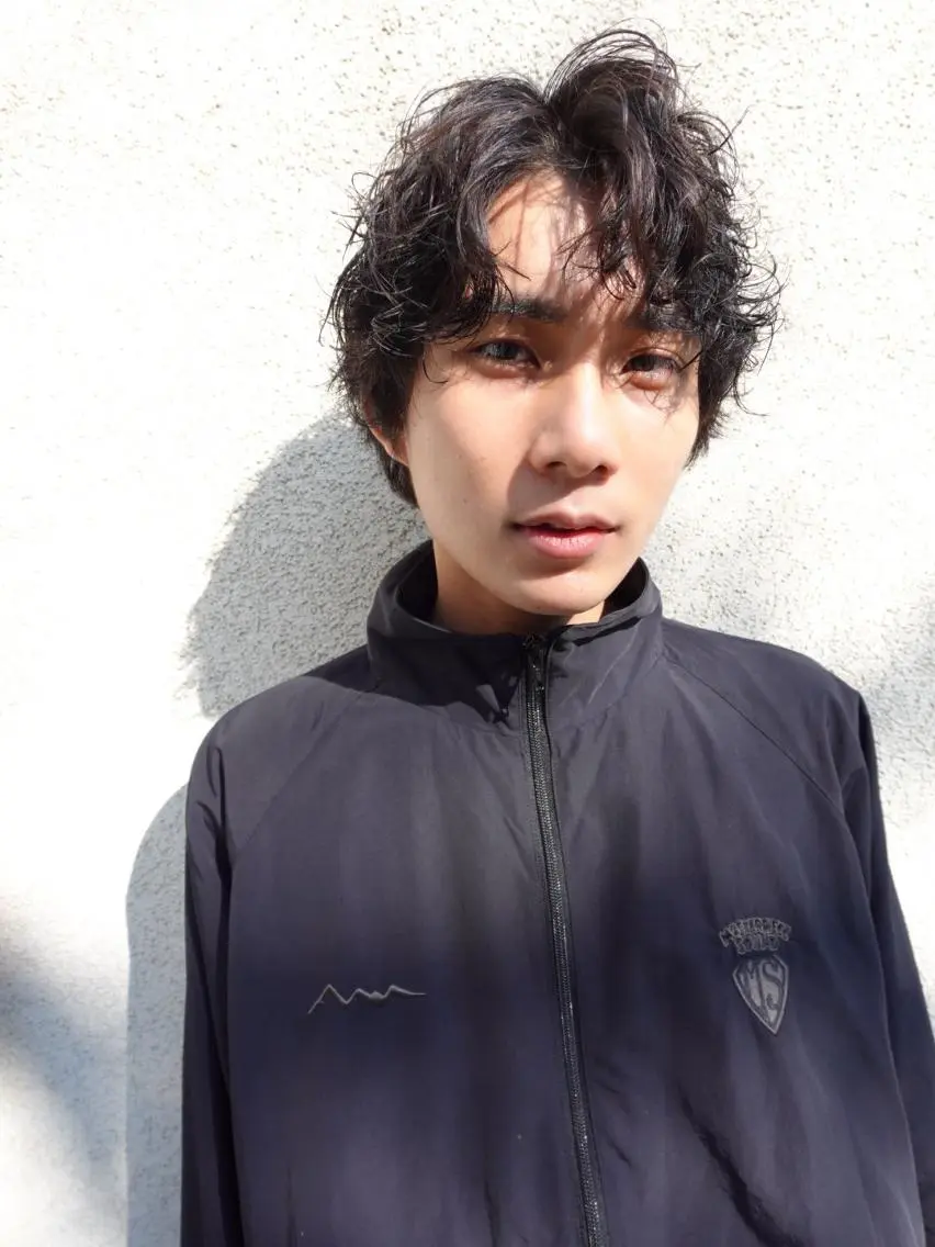 ショート パーマ メンズ ショートボブ メンズブリーチ メンズハイライト メンズインナーカラー メンズ韓国風 カット パーマ honen hairのヘアスタイル