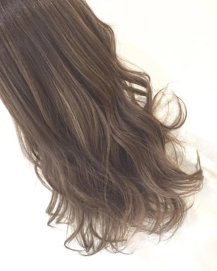 セミロング カラー ベージュカラー ハイライトカラー ハイライト ハイトーン×髪質改善 KENTAのヘアスタイル
