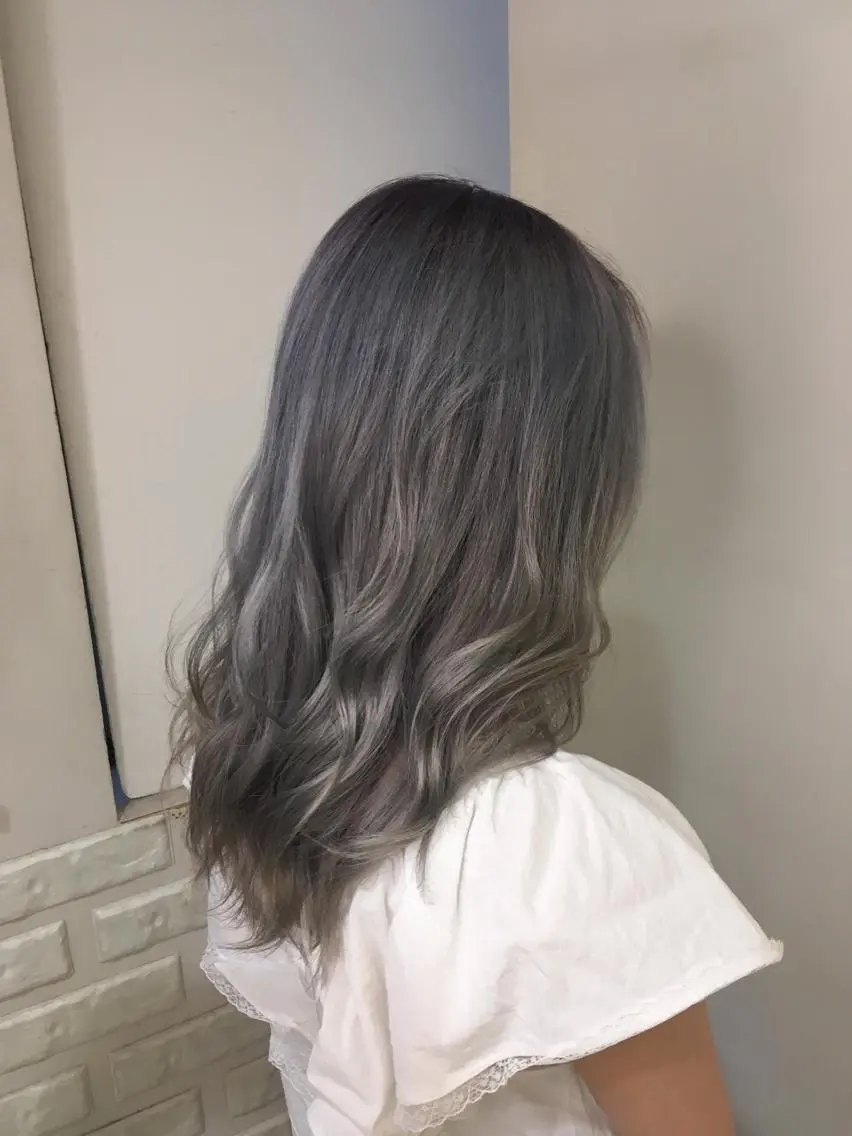 ミディアム カラー ブリーチ 外国人風カラー 農添 杏のヘアスタイル