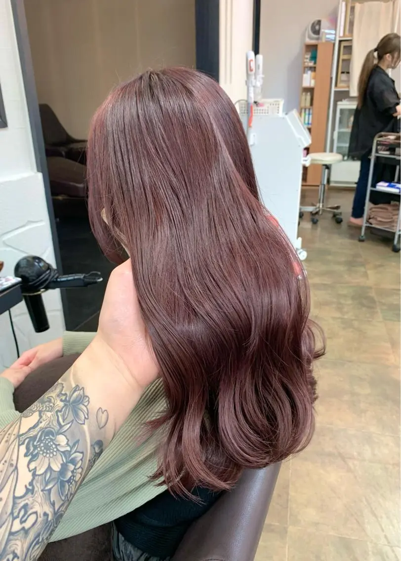 セミロング カラー ベージュカラー ブリーチ ラベンダーカラー ラベンダーベージュ 矢野 晃平のヘアスタイル