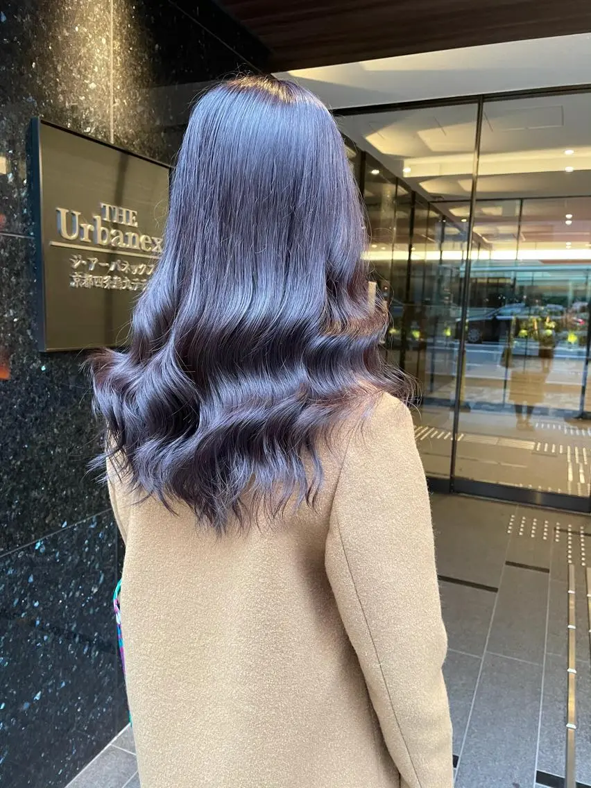 ミディアム カラー カット ヘアカラー トリートメント レイヤーカット 西村あきやのヘアスタイル