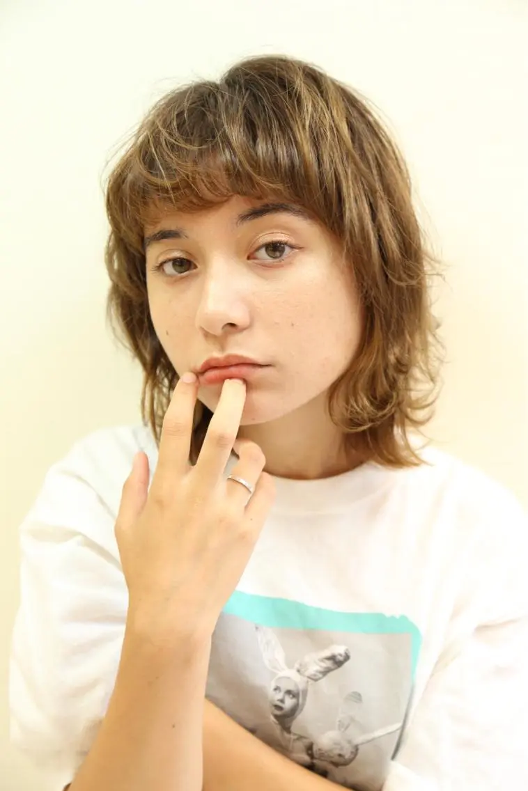 ミディアム カラー カット ヘアカラー 小顔レイヤー/ ベージュ🤍Rieのヘアスタイル