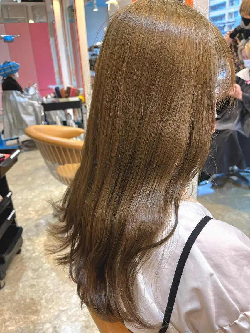 セミロング カラー ブリーチ 透明感カラー ブリーチなしカラー ヘアカラー うしだ かおるのヘアスタイル